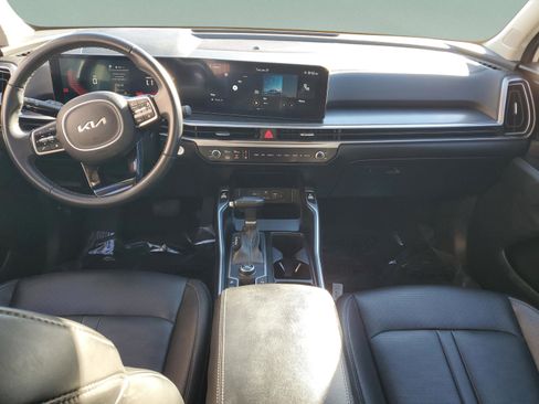 Certified 2024 Kia Sorento S image 9