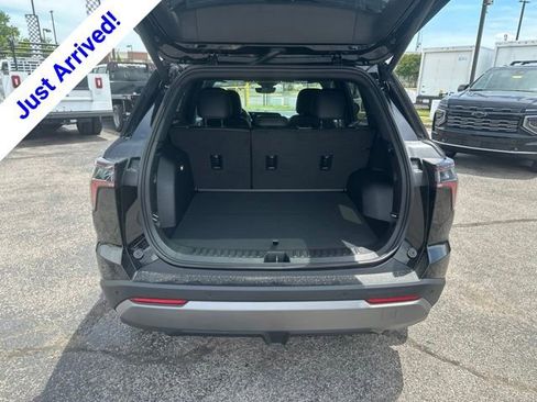 New 2026 Chevrolet Equinox LT w/ Convenience Package II FWD image 29