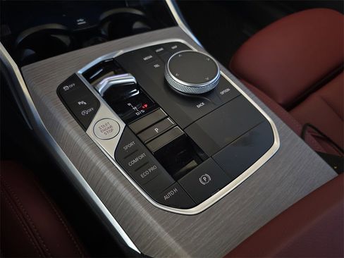 Certified 2025 BMW 330i Sedan image 24