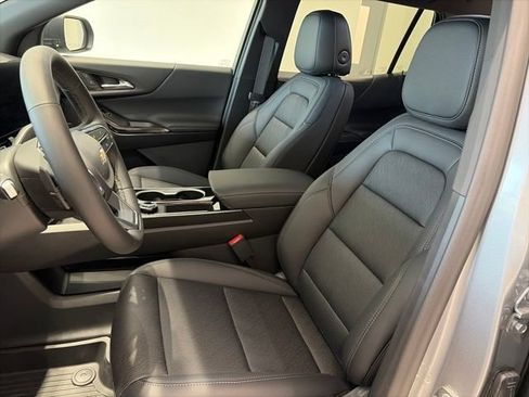 New 2026 Chevrolet Equinox LT w/ Convenience Package II FWD image 12