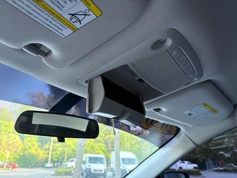 Used 2020 Nissan Pathfinder S image 18