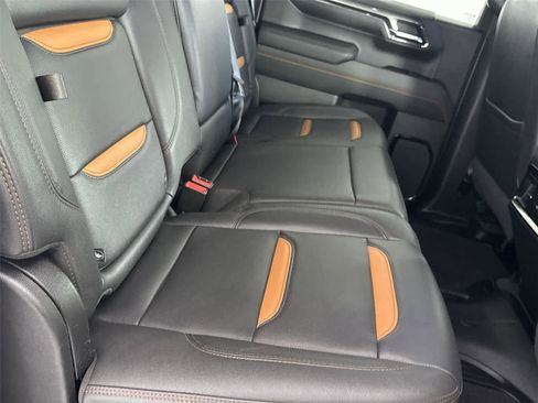 Used 2022 GMC Sierra 1500 AT4 w/ AT4 Preferred Package image 16