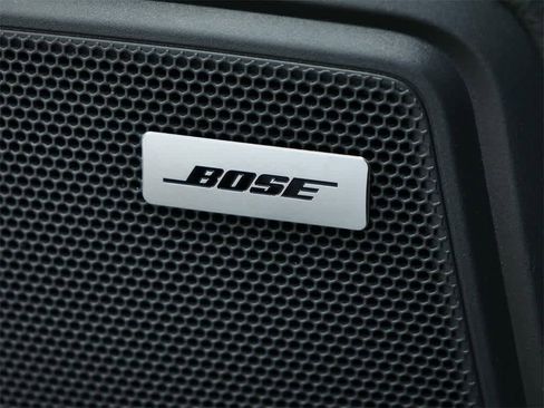 Used 2023 Porsche Macan Turbo image 16