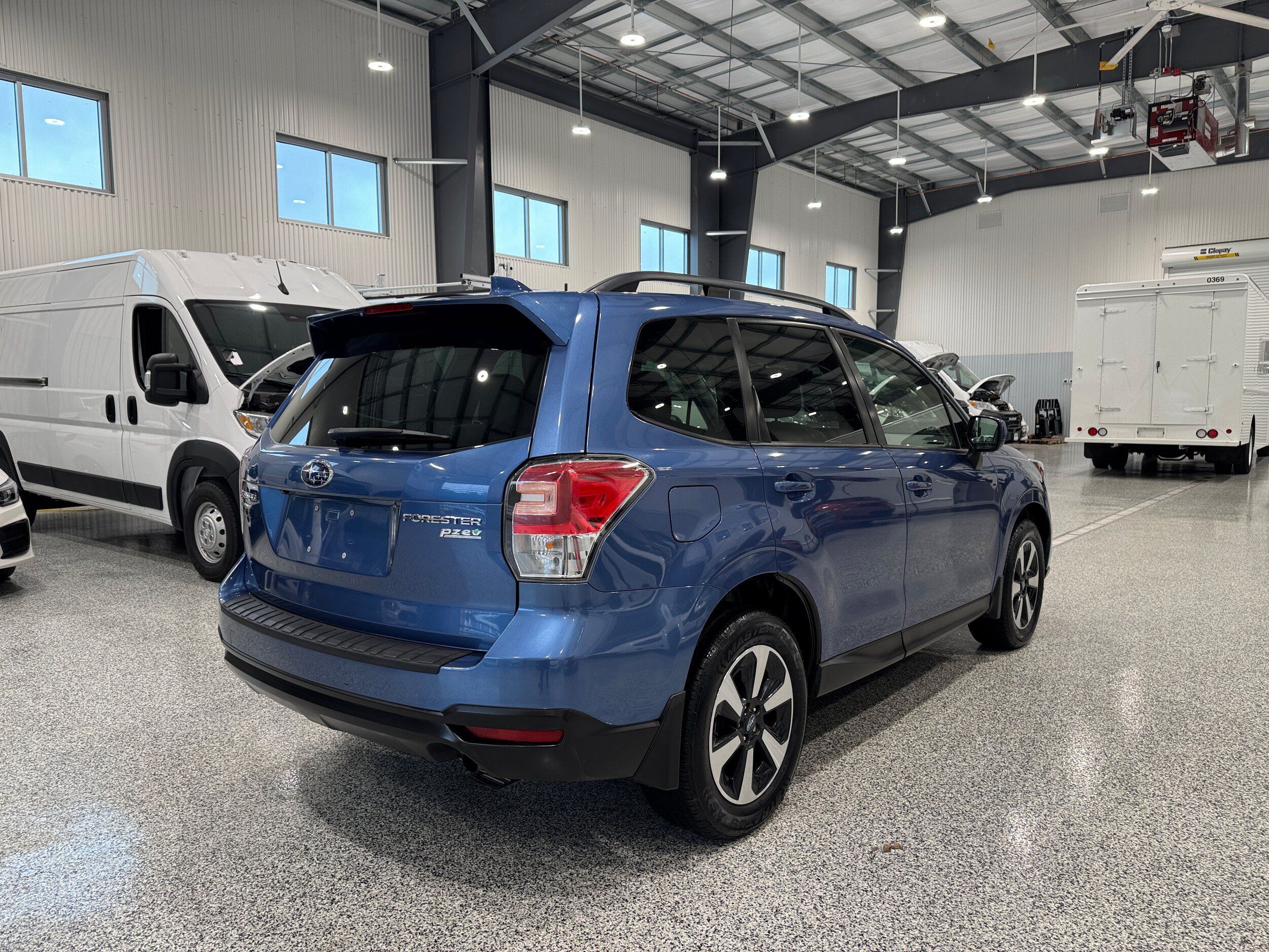Used 2017 Subaru Forester 2.5i Premium w/ All-Weather Package AWD/4WD image 5