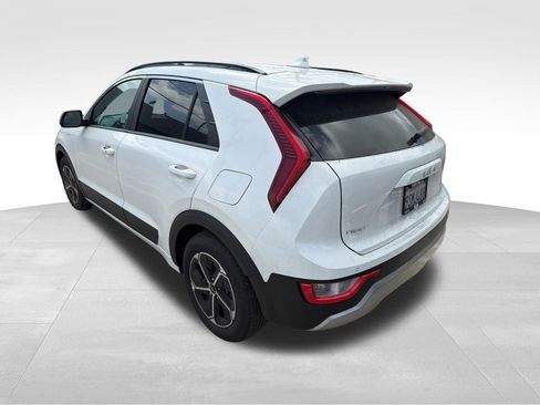 Used 2025 Kia Niro EX FWD image 4