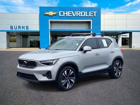 Used 2023 Volvo XC40 B5 Ultimate w/ Protection Package Premier image 1