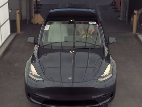 Used 2022 Tesla Model Y Long Range AWD/4WD image 4