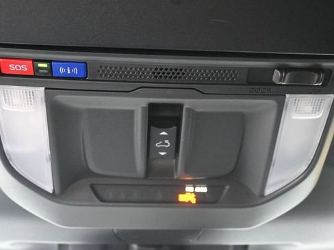 Used 2025 Subaru Forester Touring AWD/4WD image 12