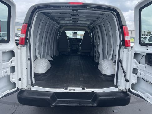 Used 2022 Chevrolet Express 2500 Extended w/ Driver Convenience Package image 10