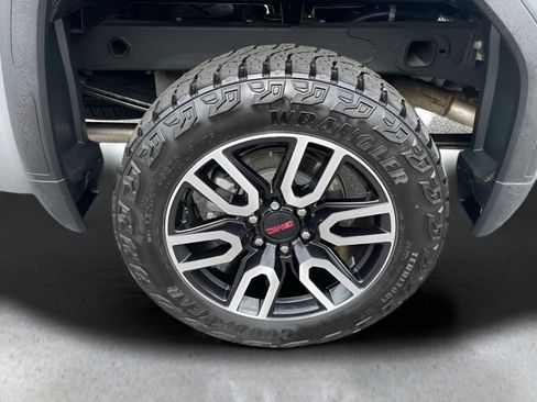 Used 2024 GMC Sierra 1500 AT4 w/ Technology Package image 16