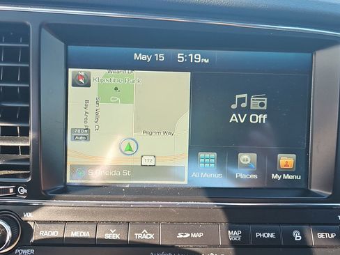 Used 2017 Hyundai Elantra Limited w/ Limited Tech Package 08 FWD image 16