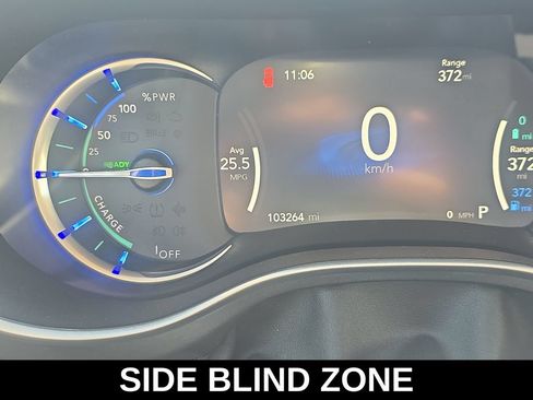 Used 2022 Chrysler Pacifica Touring-L FWD image 21