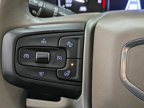 Used 2021 GMC Yukon Denali w/ Denali Premium Package image 9