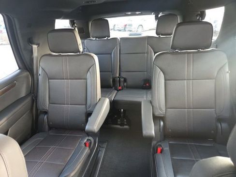 Used 2025 Chevrolet Tahoe High Country image 15