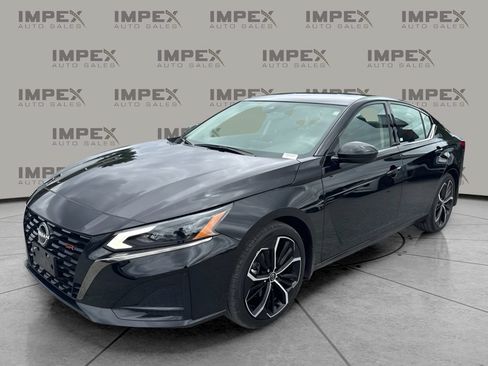 Used 2023 Nissan Altima 2.5 SR FWD image 1