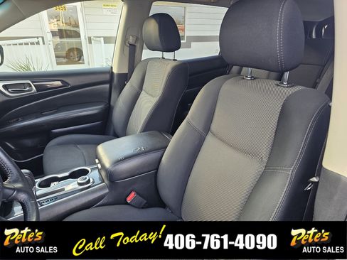 Used 2018 Nissan Pathfinder SV image 23