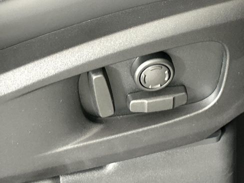 Certified 2025 Land Rover Defender 110 S image 34