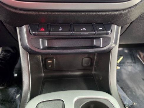 Used 2018 Chevrolet Colorado LT AWD/4WD image 18