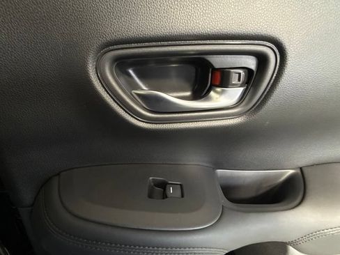 Used 2025 Honda HR-V LX image 23