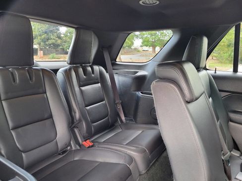 Used 2013 Ford Explorer XLT image 9