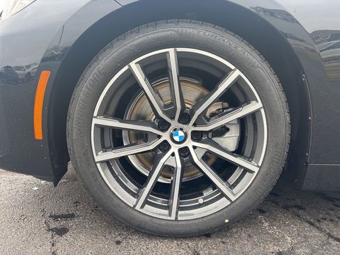 Used 2024 BMW 230i Coupe w/ Premium Package image 9