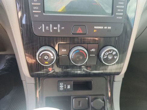 Used 2017 Chevrolet Traverse LT image 22