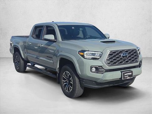 Used 2022 Toyota Tacoma TRD Sport w/ Black Out Package (TMS) RWD image 3
