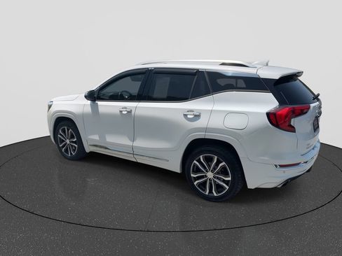 Used 2020 GMC Terrain Denali w/ Denali Premium Package FWD image 6
