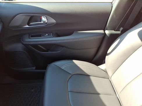 New 2026 Chrysler Voyager LX image 30
