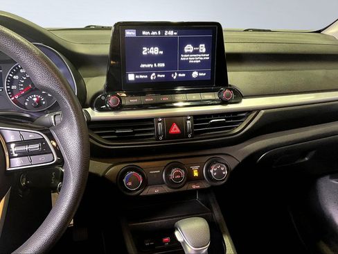 Used 2024 Kia Forte LXS image 9