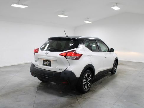 Used 2018 Nissan Kicks SV image 9
