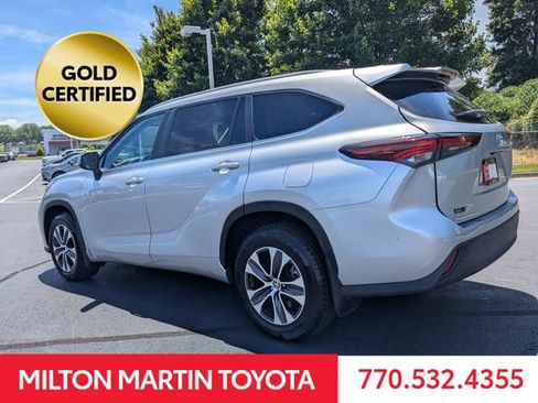 Certified 2024 Toyota Highlander XLE AWD/4WD image 4