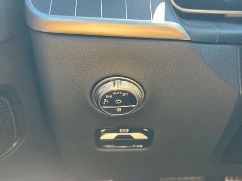 Used 2026 Mercedes-Benz GLC 300 image 27