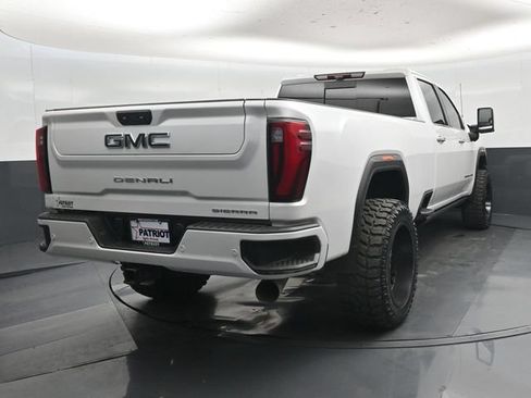 Used 2024 GMC Sierra 2500 Denali Ultimate AWD/4WD image 2