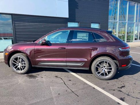 Used 2024 Porsche Macan AWD/4WD image 2