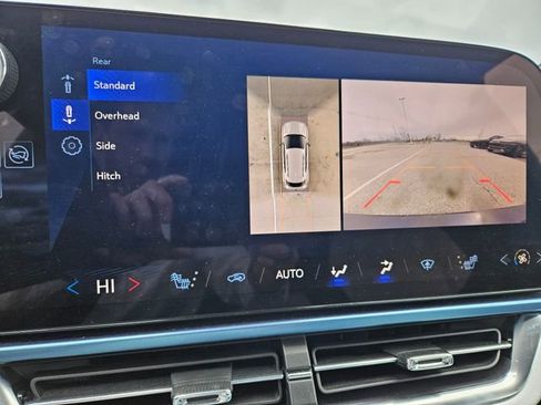 Used 2025 Chevrolet Equinox EV LT image 12