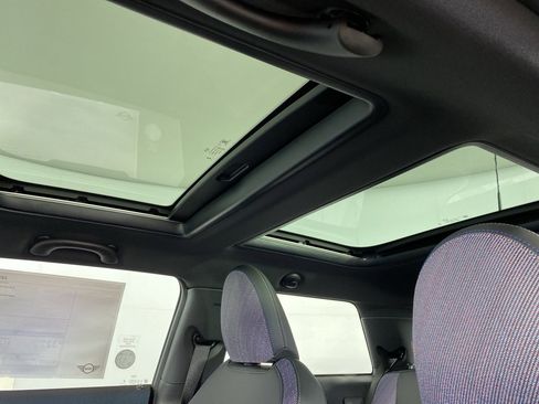 New 2026 MINI Cooper 2-Door Hardtop image 9