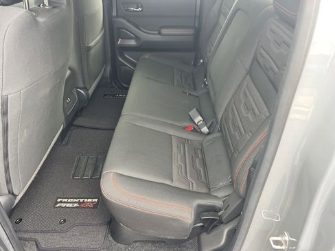 Used 2025 Nissan Frontier PRO-4X image 18