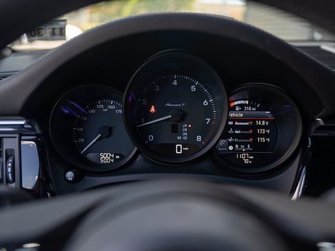 Certified 2026 Porsche Macan Turbo AWD/4WD image 10