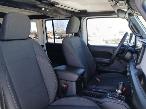 Used 2025 Jeep Wrangler Willys image 52