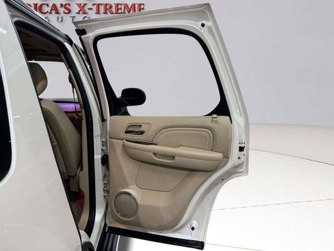 Used 2012 Cadillac Escalade Luxury AWD/4WD image 48