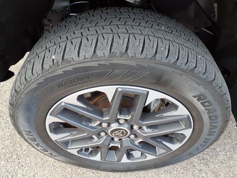 Used 2023 Toyota Tundra Limited AWD/4WD image 11