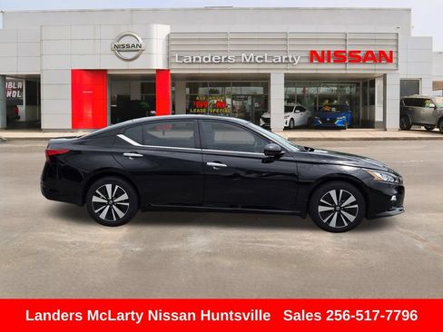 Used 2022 Nissan Altima 2.5 SL AWD/4WD image 2