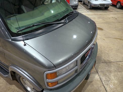Used 1999 GMC Savana 1500 w/ Convenience Pkg image 18
