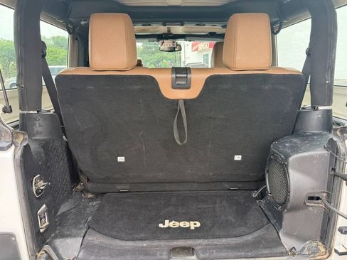 Used 2013 Jeep Wrangler Rubicon w/ PWR Convenience Group AWD/4WD image 25