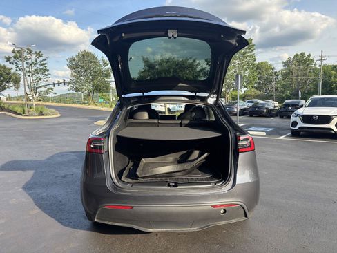 Used 2023 Tesla Model Y Long Range AWD/4WD image 10