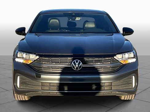 Used 2023 Volkswagen Jetta Sport image 3