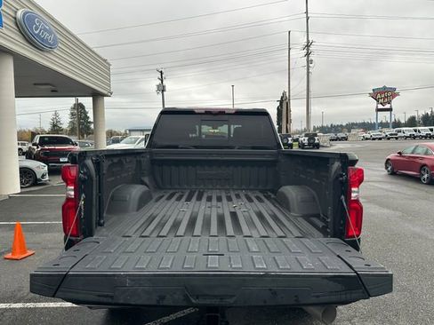 Used 2023 Chevrolet Silverado 2500 High Country w/ Z71 Off-Road Package image 22