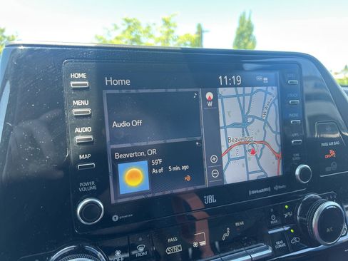Used 2021 Toyota Highlander Limited AWD/4WD image 8