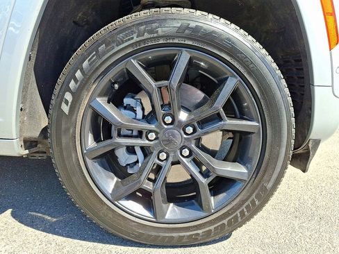 Used 2023 Jeep Grand Cherokee 30th Anniversary AWD/4WD image 8